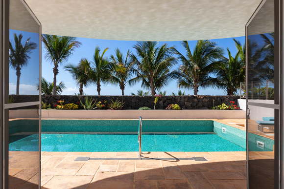 Ferienvilla auf den Kanaren-Lanzarote-Puerto Calero-mit beheizbarem Pool und Meerblick