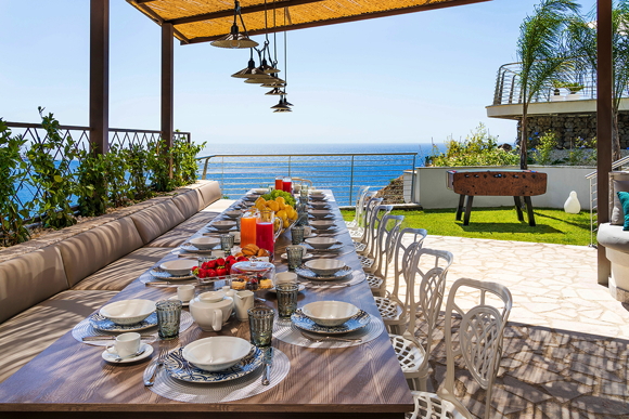 Luxusvilla Pool Meerblick Events Urlaub mit Großfamilie Taormina Italien Sizilien