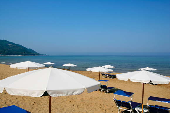 Luxushotel mit Zimmern und Suiten direkt am Meer in Campanien in Italien