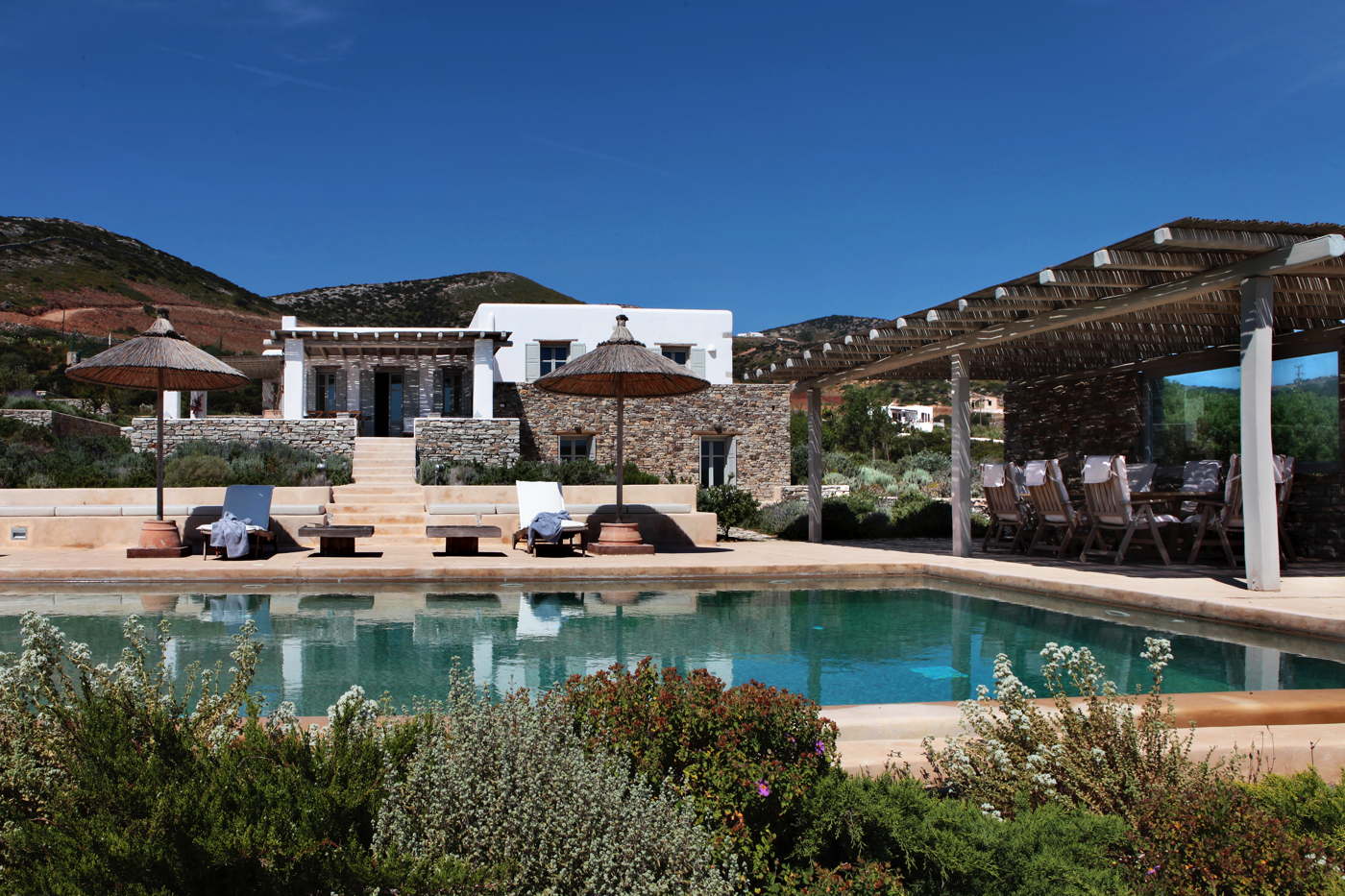 Luxusvilla mit Pool direkt am Strand auf Antiparos Griechenland