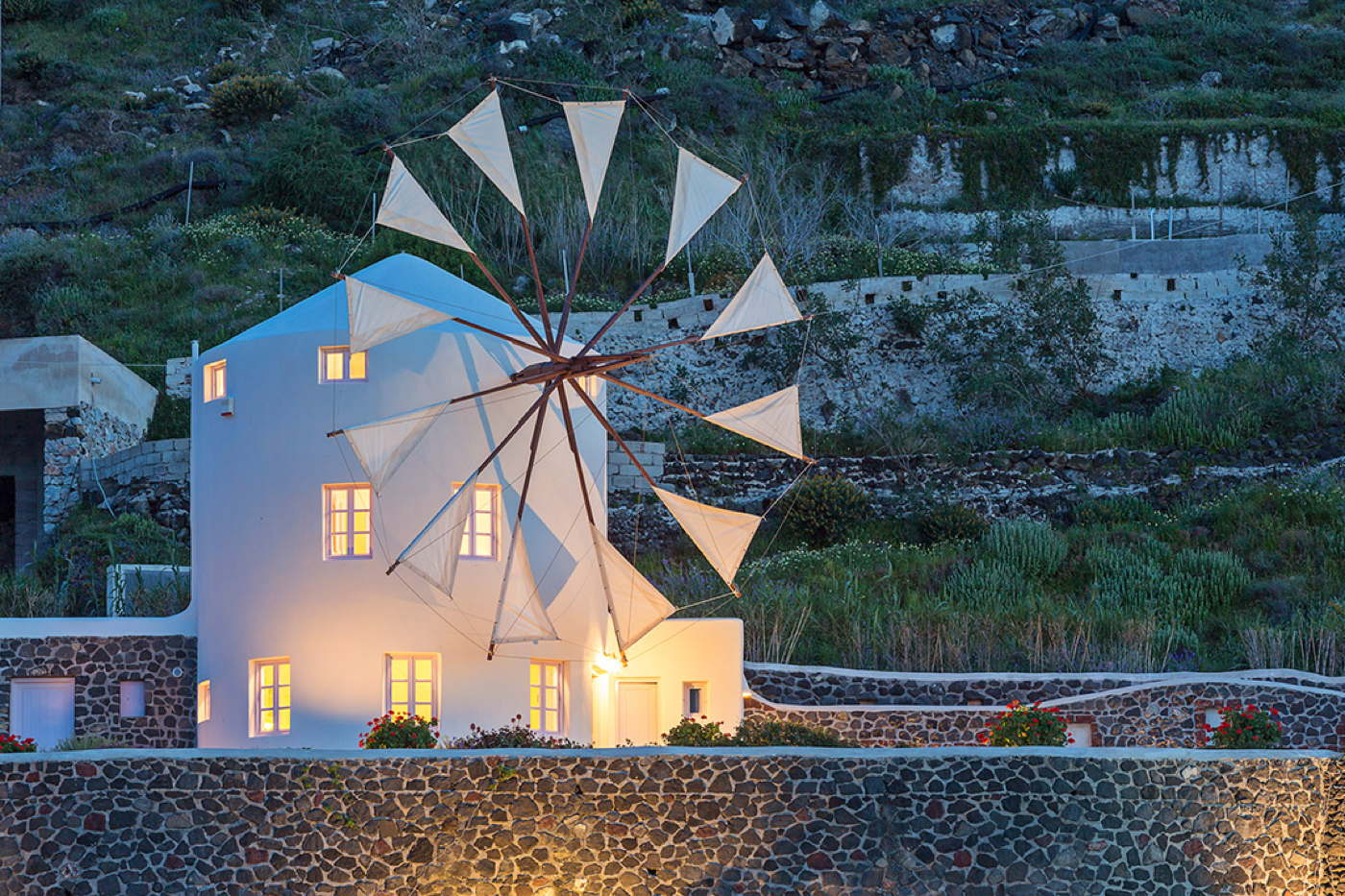 Ferienhaus auf Santorini mieten-Villa Griechenland-Kykladen -Villa Santorini - Vourvoulos-Ferienhaus Meerblick-Ferienvilla Pool