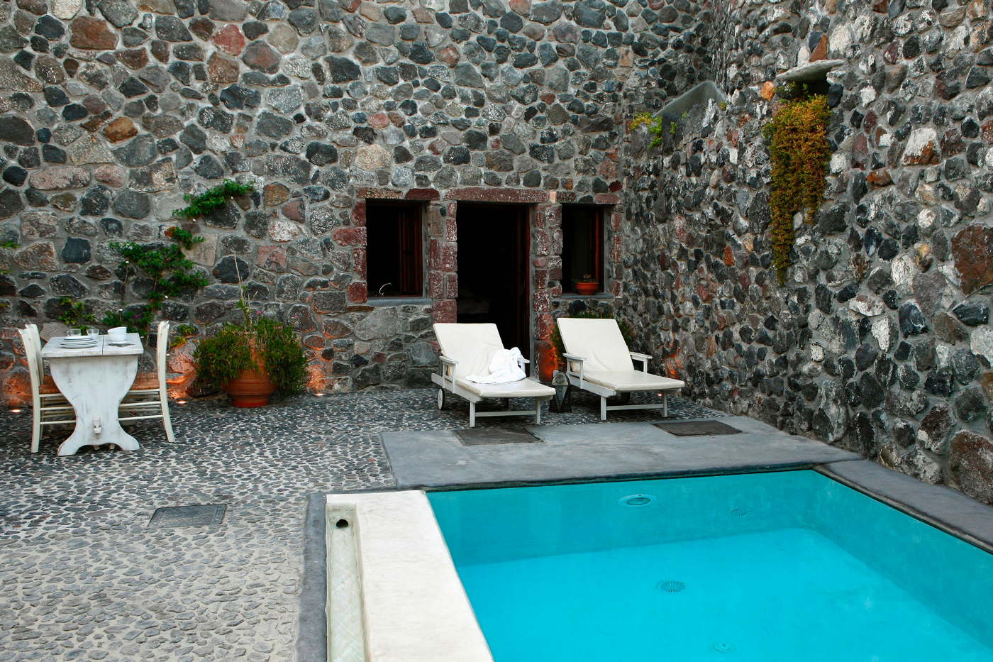 Villa mit Pool Griechenland-Ferienhaus Kykladen-Poolvilla Santorini–  Megalochori