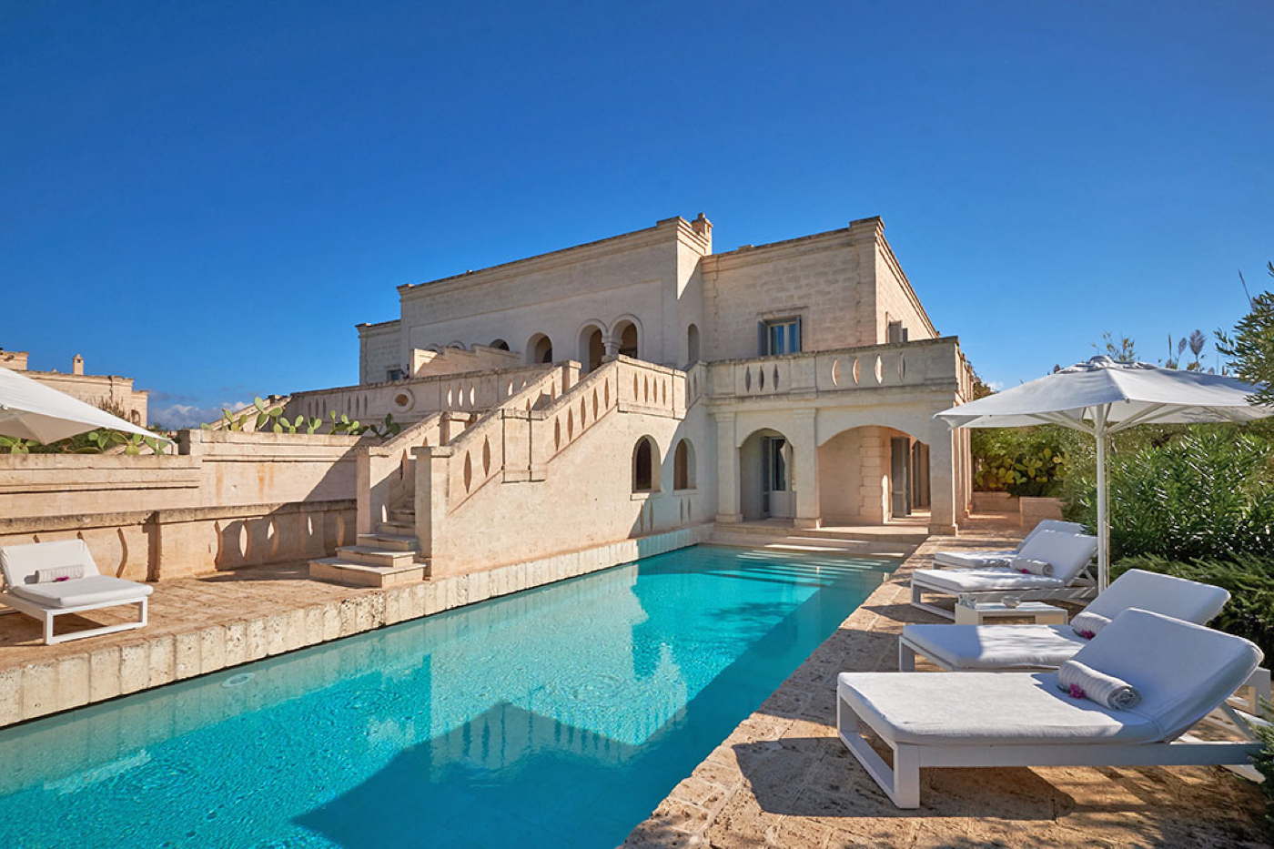Luxusvilla in Hotelresort mit Golfplatz am Meer Apulien