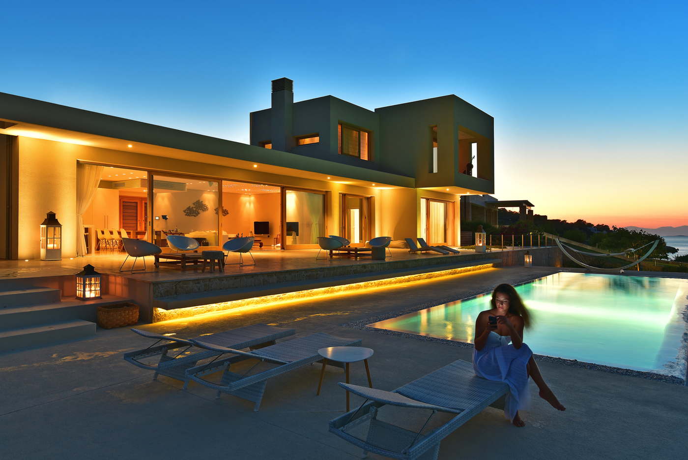 Luxusvilla mit Pool und Service am Meer auf Aegina Griechenland mieten