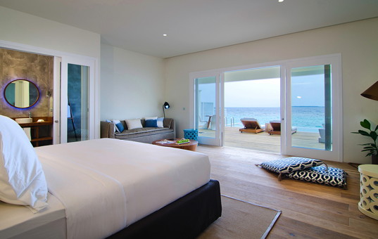 Indischer Ozean - MALDIVES - Baa Atoll / nördliche Malediven - Amilla Fushi Luxury Resort - Stylish double bedroom with sea view
