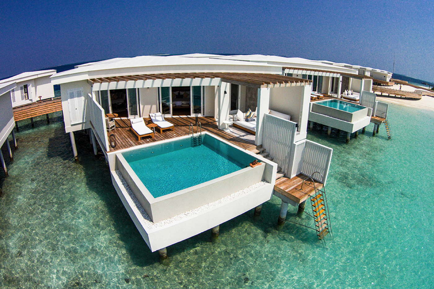Luxusresort mit Villen und Privatpool im Baa Atoll Malediven mieten