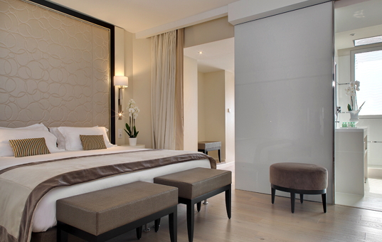 Frankreich - AQUITAINE - Saint-Jean-de-Luz - Grand Hotel Jean Luz - Spacious double bedroom in hotel Atlantic Coast