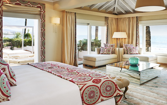 Spanien - ANDALUCIA - COSTA DEL SOL - Marbella - Villa del Mar - Large double bedroom with sea view