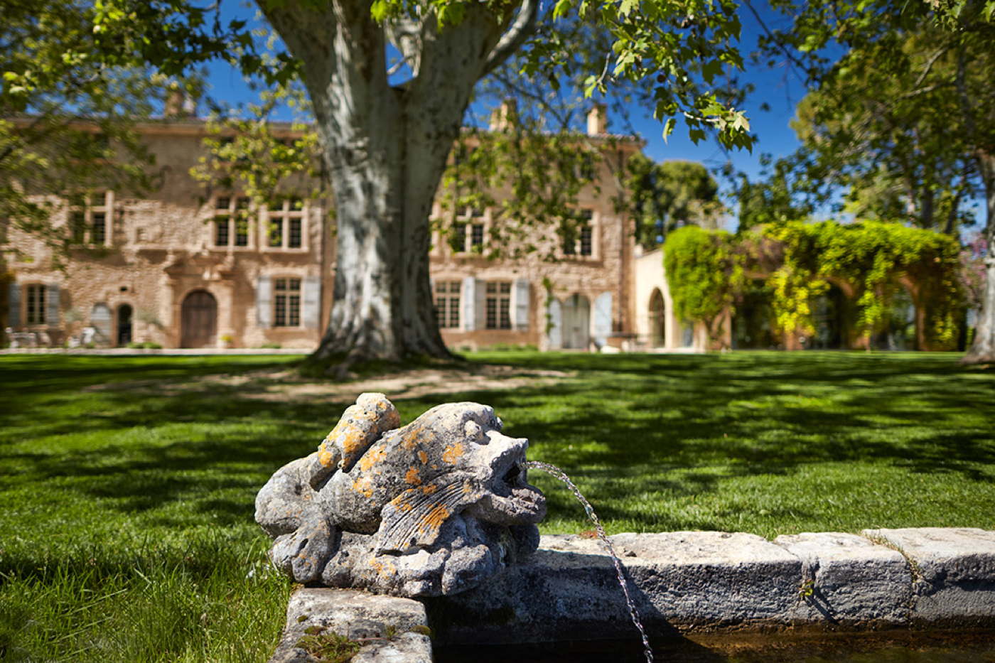 Landhaus-Chateau-in Frankreich-Provence-Luberon