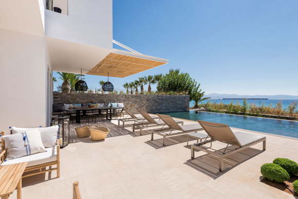 Ferienvilla-am Meer-mit Pool-mit Service-Paros-Griechenland