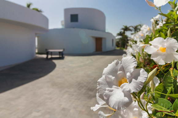 Moderne Luxusvilla Rund-Architektur Pool Costa Adeje Teneriffa Kanaren Spanien