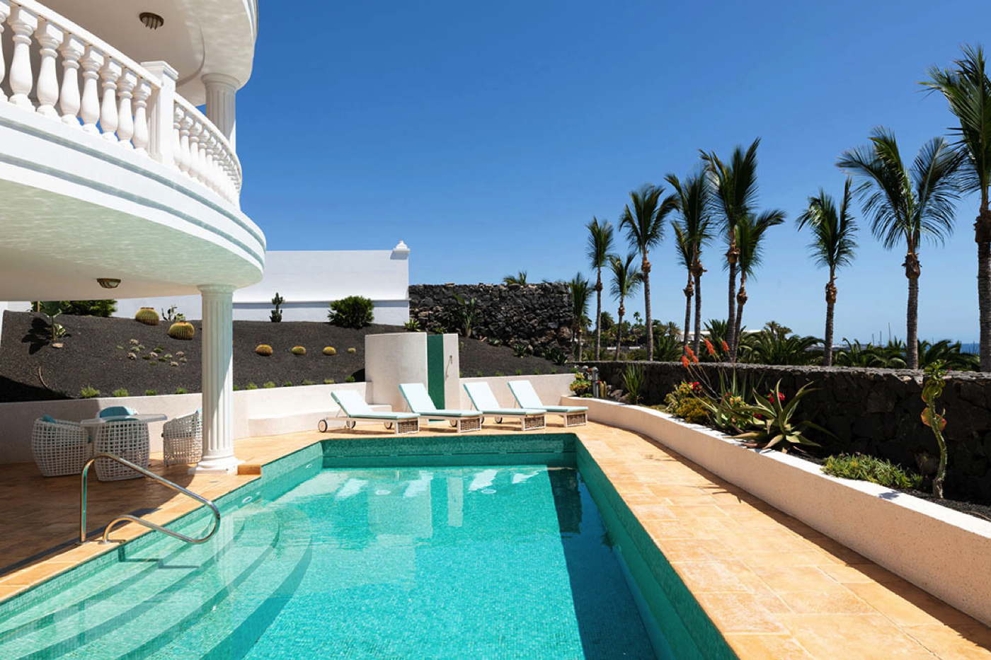 villa with pool canary islands