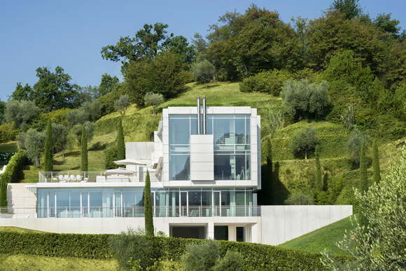 Luxus-Designvilla-Richard Meier-Pool-Spa-Hotelservice-Eden Reserve-Italien-Gardasee