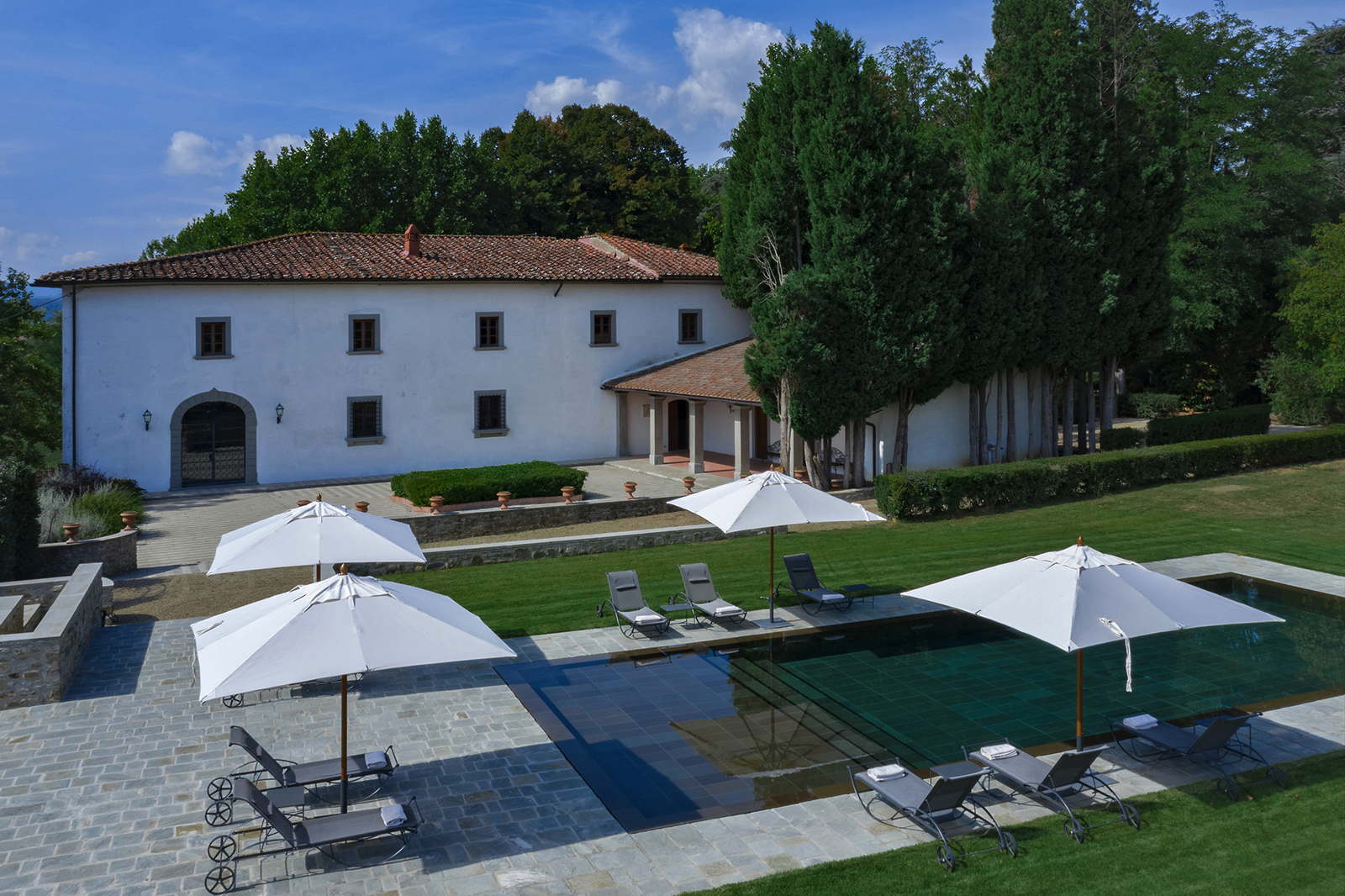 Luxusvilla-Pool-Service-Landgut-Weingut-Viesca Toscana-Italien