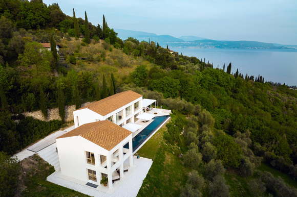 Luxus-Designvilla-25m Pool-Service-Italien-Gardasee-Gardone Riviera