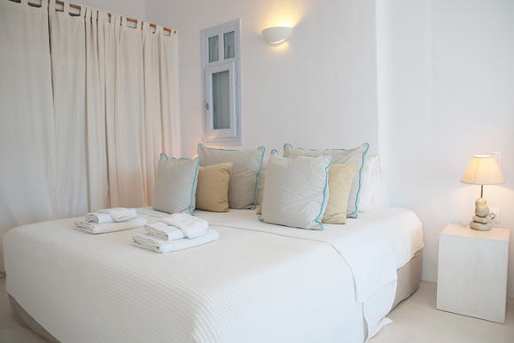 Luxusvilla direkt am Sandstrand und Privatpool auf der Kykladen-Insel Antiparos