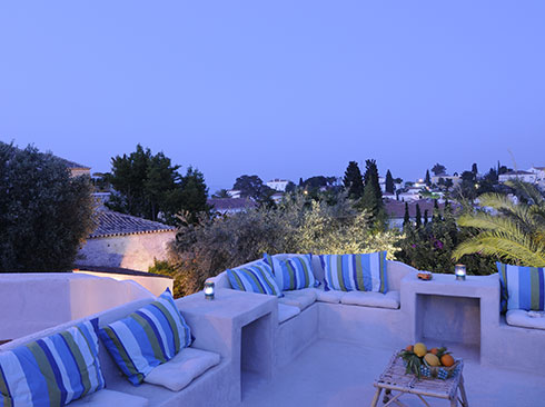 Spetses adasında tatil evi terası